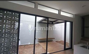 JUAL RUGI RUMAH FLORA SUMMARECON TIPE BESAR