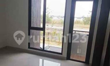 JUAL RUGI RUMAH FLORA SUMMARECON TIPE BESAR