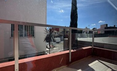 SE RENTA CASA AMUEBLADA 5 RECAMARAS FRACCIONAMIENTO BOSQUES DE GRANADA SAN ANDRES CHOLULA