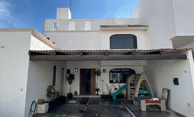 SE RENTA CASA AMUEBLADA 5 RECAMARAS FRACCIONAMIENTO BOSQUES DE GRANADA SAN ANDRES CHOLULA