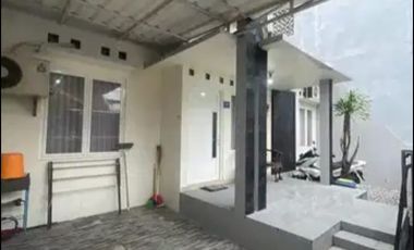 Rumah Ini Bukan Buat Semua Orang-4 Kamar di Jalan Raya Candigebang Depok