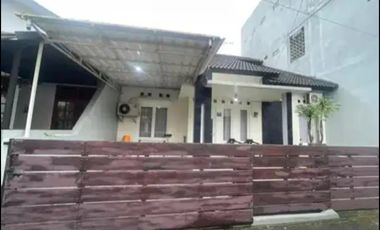Rumah Ini Bukan Buat Semua Orang-4 Kamar di Jalan Raya Candigebang Depok