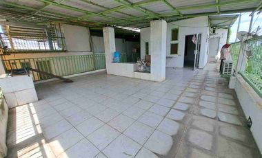 Ruko strategis, fasilitas lengkap, ada akses lift barang