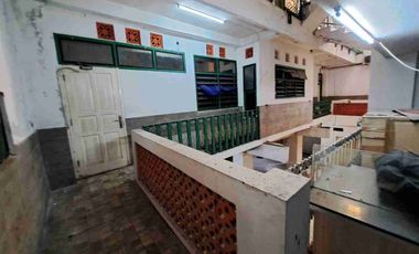 Ruko strategis, fasilitas lengkap, ada akses lift barang