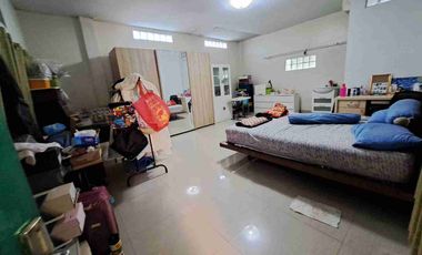 Ruko strategis, fasilitas lengkap, ada akses lift barang