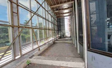 Ruko strategis, fasilitas lengkap, ada akses lift barang