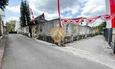 Rumah Sultan Luas Sejuk Asri + Aula Dkt Bandara Adi sucipto Maguwoharjo Sleman yogjakarta