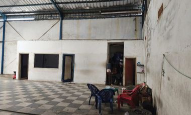 DIJUAL CEPAT – GUDANG / EX SHOWROOM MOBIL Pinggir Jalan Raya Cimuning – Bantar Gebang Gudang strategis bekas showroom mobil.