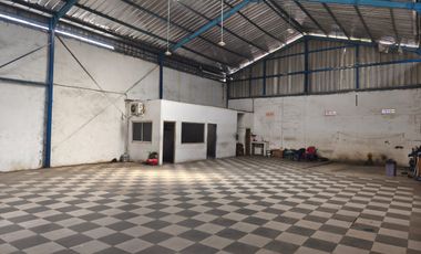 DIJUAL CEPAT – GUDANG / EX SHOWROOM MOBIL Pinggir Jalan Raya Cimuning – Bantar Gebang Gudang strategis bekas showroom mobil.