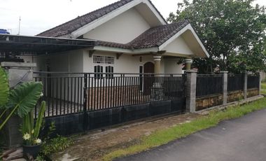 DIJUAL RUMAH HOOK JALAN BUNGUR PUSAT KOTA METRO LAMPUNG