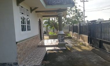 DIJUAL RUMAH HOOK JALAN BUNGUR PUSAT KOTA METRO LAMPUNG