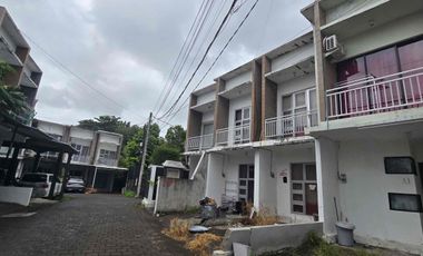 Dijual rumah aset bank minimalis 2 lantai berlokasi di benoa