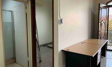 Rumah Taman semanan Indah, Lt.180m2, KT. 4+1, jakarta barat