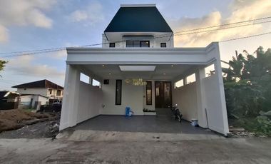 RUMAH MEWAH SIAP HUNI FURNISHED DI MAGUWOHARJO