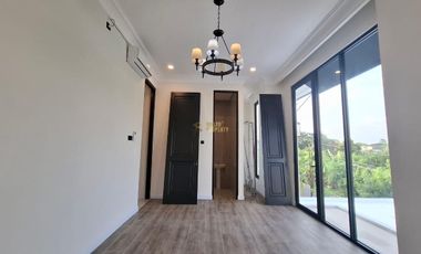 RUMAH MEWAH SIAP HUNI FURNISHED DI MAGUWOHARJO