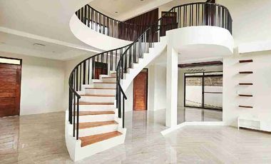 Elegant House and Lot