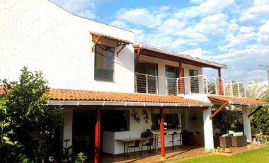 VENDO CASA EN LA MORADA A LAS AFUERAS DE CALI VALLE DEL CAUCA
