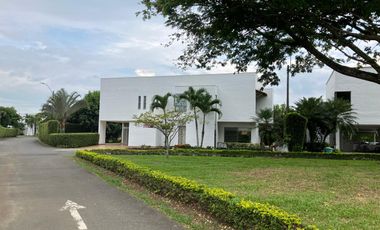 VENDO CASA EN LA MORADA A LAS AFUERAS DE CALI VALLE DEL CAUCA