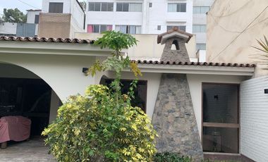 VENDO CASA EN SAN ISIDRO