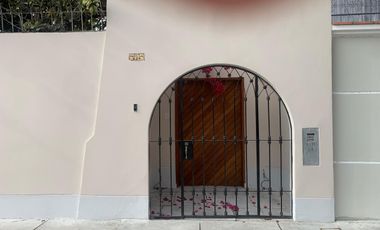 VENDO CASA EN SAN ISIDRO