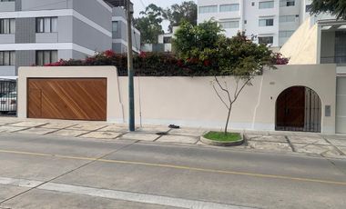 VENDO CASA EN SAN ISIDRO