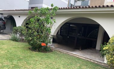 VENDO CASA EN SAN ISIDRO