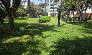 VENDO DEPARTAMENTO FRENTE A PARQUE EN MONTERRICO SURCO