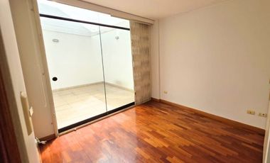 VENDO DEPARTAMENTO FRENTE A PARQUE EN MONTERRICO SURCO