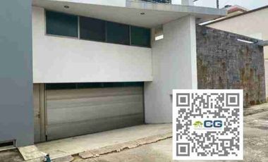 Residencia con alberca  en VENTA ubicada en Fraccionamiento Paraiso, Coatzacoalcos, Ver.
