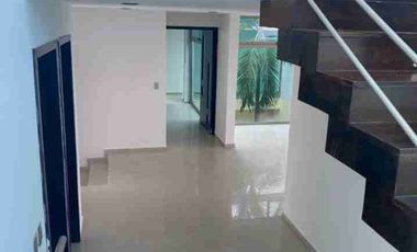 Residencia con alberca  en VENTA ubicada en Fraccionamiento Paraiso, Coatzacoalcos, Ver.