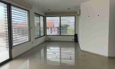 Residencia con alberca  en VENTA ubicada en Fraccionamiento Paraiso, Coatzacoalcos, Ver.