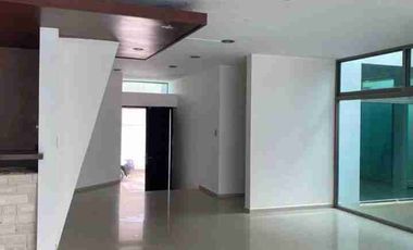 Residencia con alberca  en VENTA ubicada en Fraccionamiento Paraiso, Coatzacoalcos, Ver.
