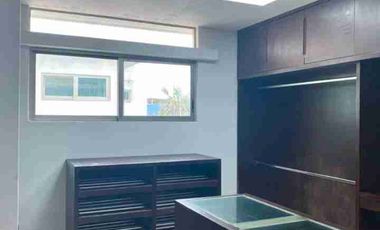 Residencia con alberca  en VENTA ubicada en Fraccionamiento Paraiso, Coatzacoalcos, Ver.