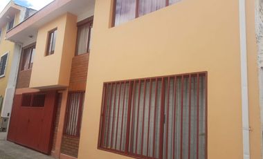 VENDO CASA  en Cuenca