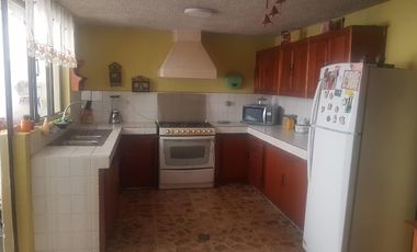 VENDO CASA  en Cuenca