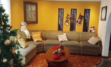 VENDO CASA  en Cuenca