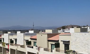 Casa en Renta nueva en Pedregal de Schoenstatt Queretaro.