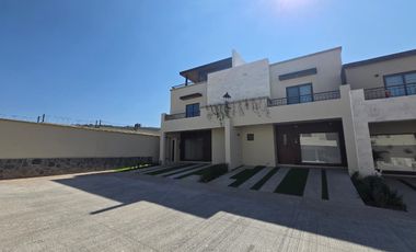 Casa en Renta nueva en Pedregal de Schoenstatt Queretaro.
