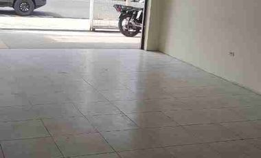 Local Comercial Planta Baja de Alquiler en Plaza Comercial, 43 m²