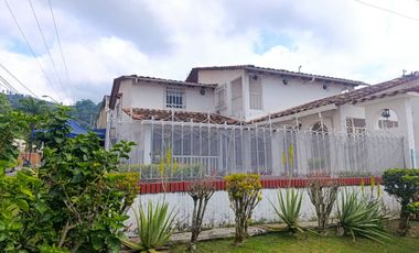 ARRIENDO CASA EN EL BARRIO PINOS