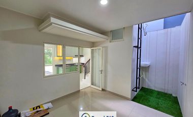 Jual Rumah Renovasi Rapi Siap Huni Sevilla Park BSD Tangerang SPR03