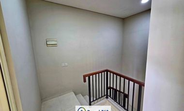 Jual Rumah Renovasi Rapi Siap Huni Sevilla Park BSD Tangerang SPR03