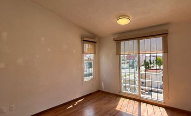 RENTA DE CASA EN VILLA TOSCANA EN FRENTE DE PARQUE 2000