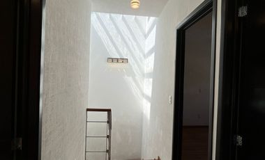 RENTA DE CASA EN VILLA TOSCANA EN FRENTE DE PARQUE 2000