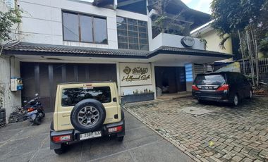 Disewakan Rumah Usaha 2 Lantai, Jl Raya Taman Gandaria Jaksel, Sederet Mall Gandaria City, 750Jt/Th Nego