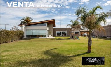 Casa de Diseño en Venta – Quinta 1.150 m² - Rueda