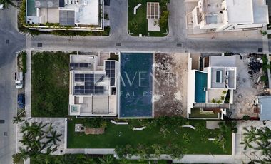 Terreno Habitacional en Venta, La Marina, Puerto Cancún