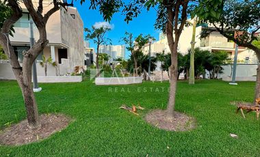 Terreno Habitacional en Venta, La Marina, Puerto Cancún