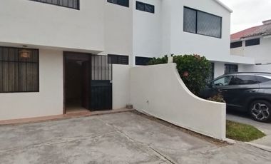 EN VENTA CASA SAN ANTONIO DE PICHINCHA
