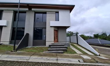 VENTA DE CASA EN URB. FLORESTA 4